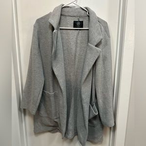 Thigh length gray blazer